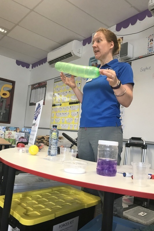 Year 2 Incursion: Mad About Science